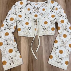 Moon & Madison Size XS Crochet Daisies Crop Cardigan Bolero Jacket Boho Peasant